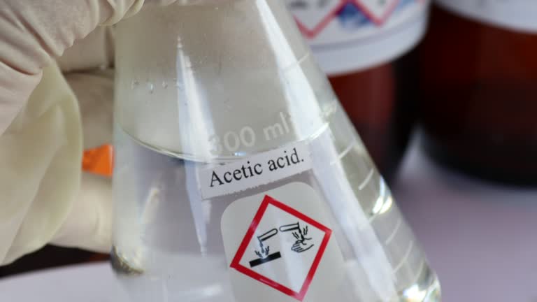 10% Acetic Acid