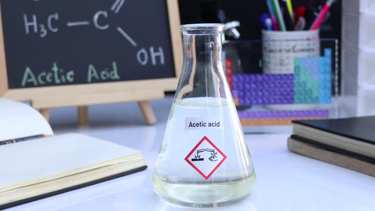 10% Acetic Acid